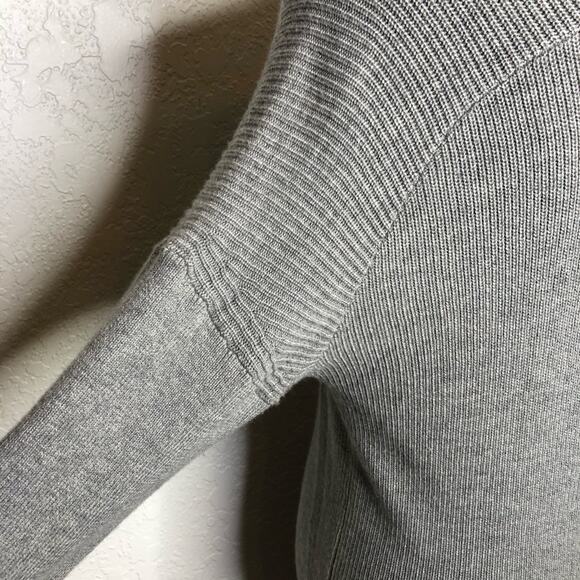 WHBM v neck gray cashmere blend sweater tunic size Medium - Picture 13 of 14